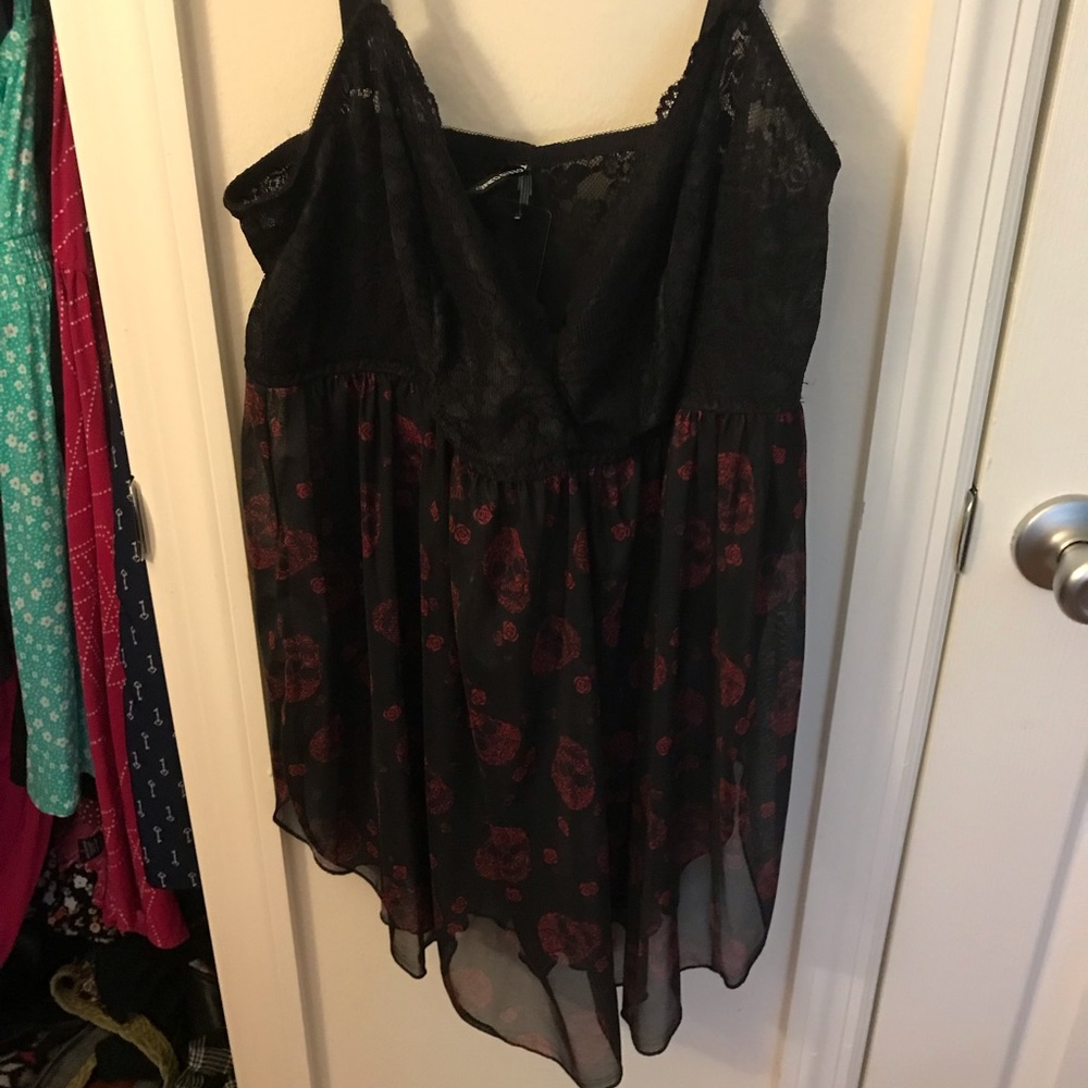 NWT Torrid red skull & roses print babydoll